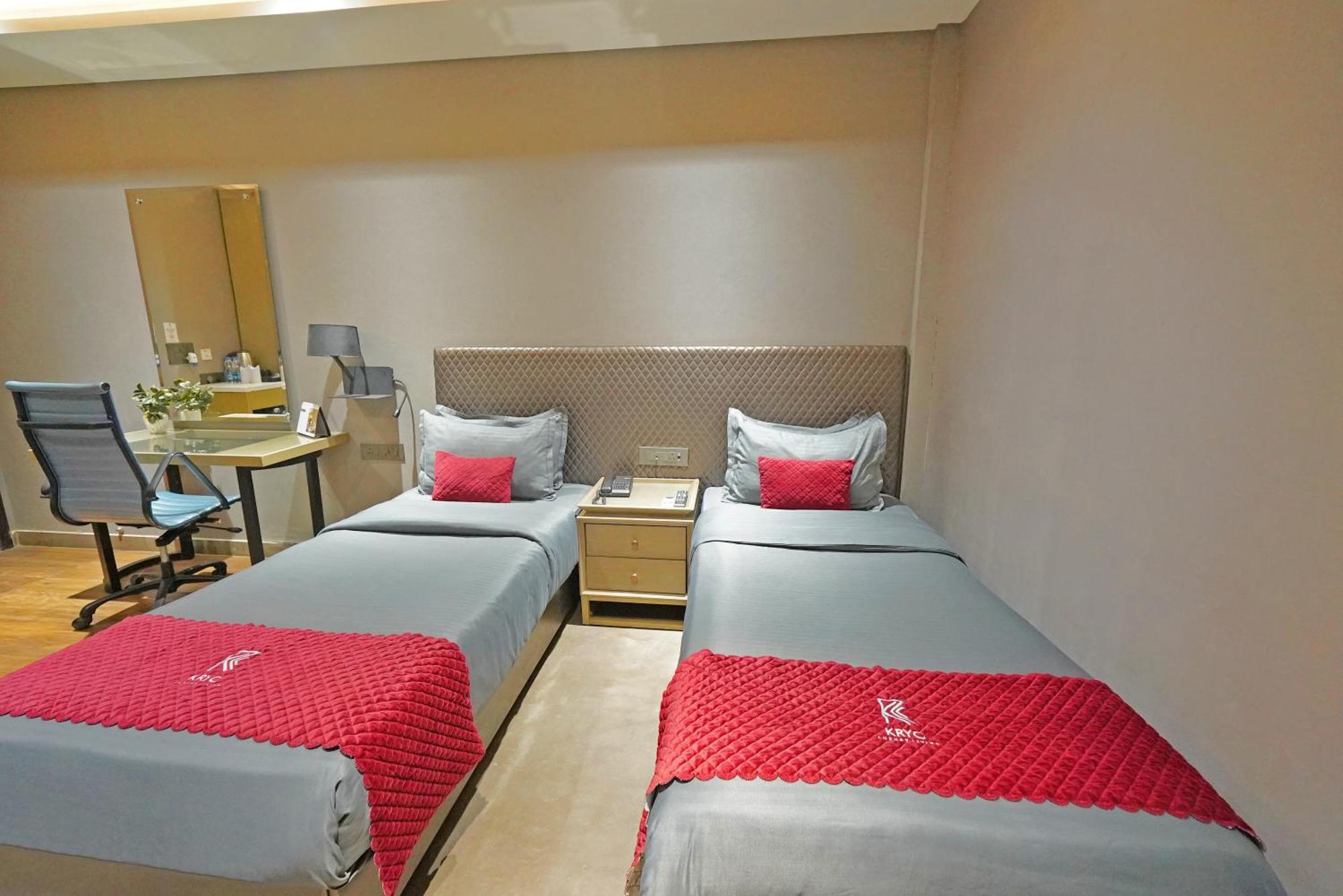 Kryc Luxury Living Near Indraprastha Apollo Hospital