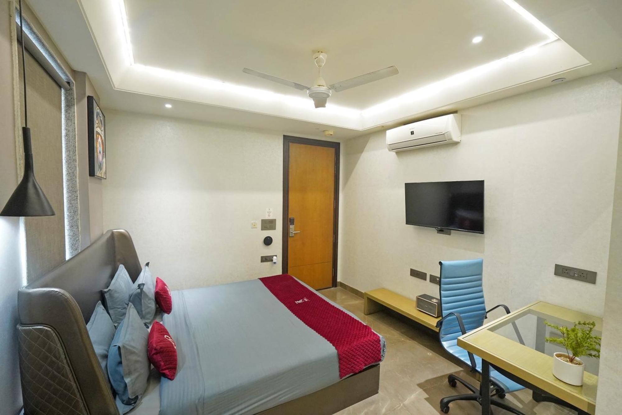 Kryc Luxury Living Near Indraprastha Apollo Hospital Hotel 3*
